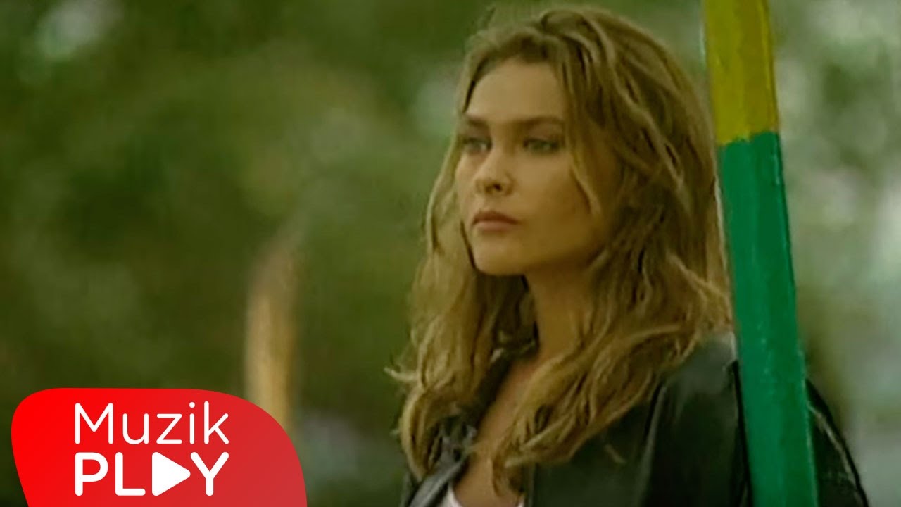 Hülya Avşar - Sensiz Kaldım (Official Video) Mp3 İndir
