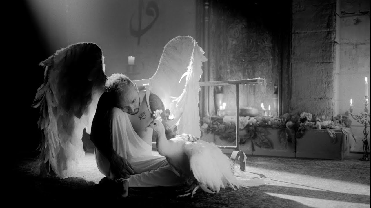 Mabel Matiz - Gözlerine Mp3 İndir