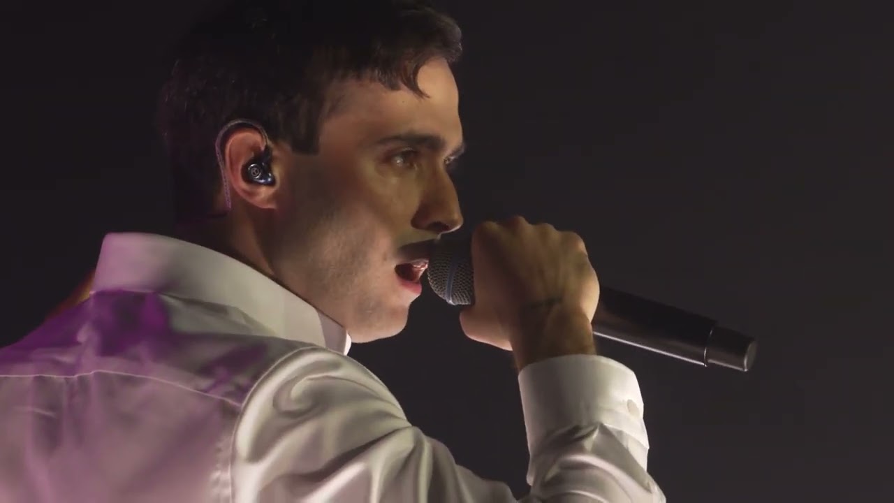 Mert Demir - İkimize Birden (Live At Zorlu) Mp3 İndir