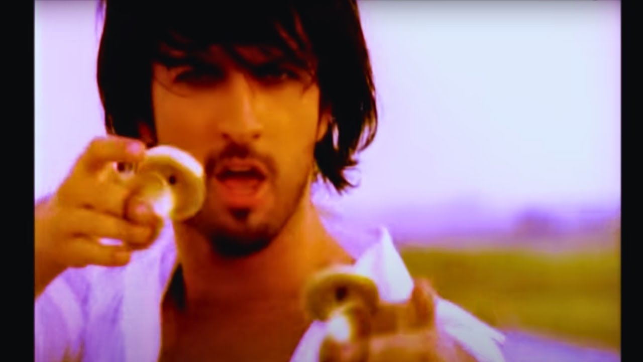 TARKAN - Kuzu Kuzu (Official Music Video) Mp3 İndir